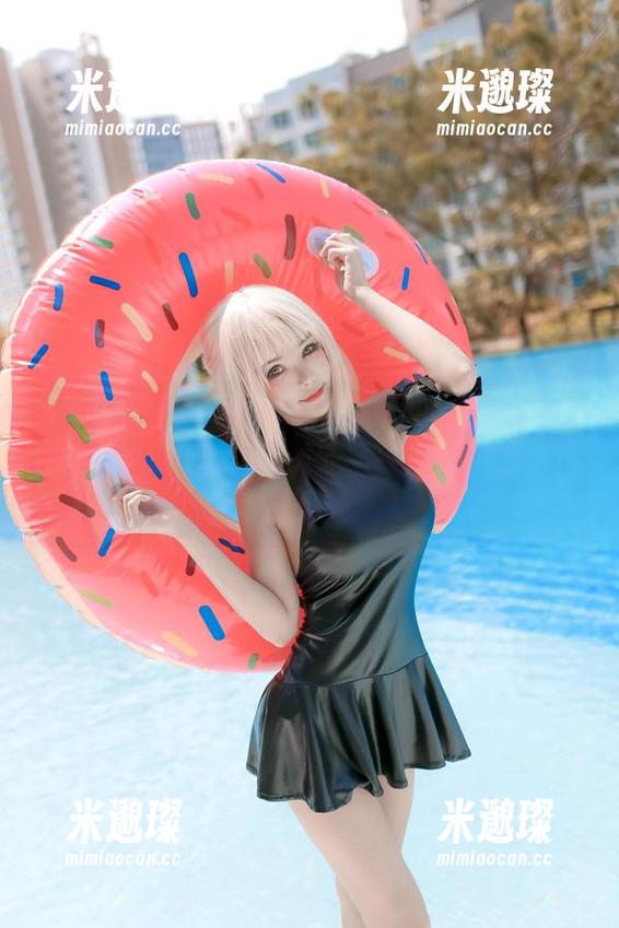 Kitkat Cosplay和她的阿尔托莉雅Alter泳装，感觉亲眼见证了一次奇迹的发生！